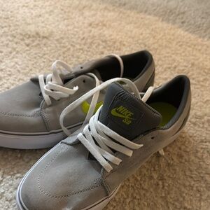 Nike SB Gray Sneakers with White Laces